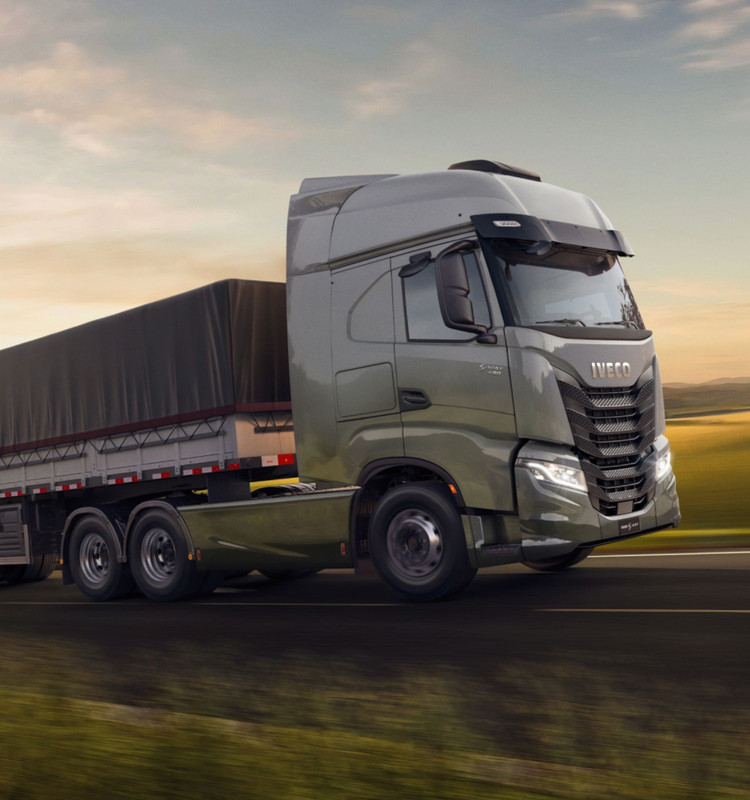 IVECO S-Way em operação rodoviária